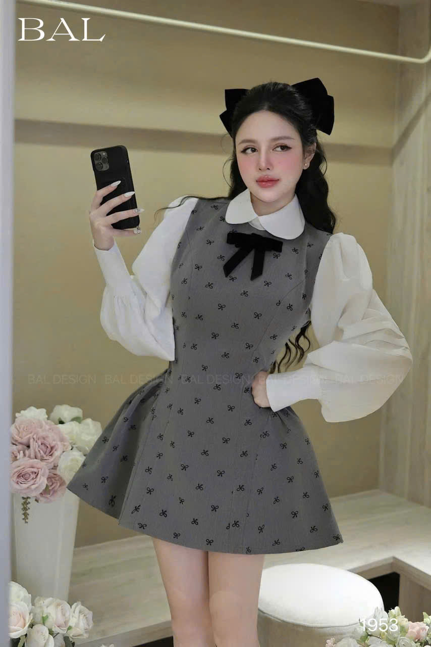 Elegant short dress for women